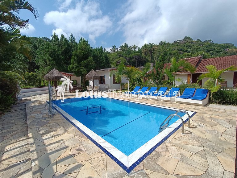 Sítio com 05 dormitórios, piscina aquecida e jogos LT0002