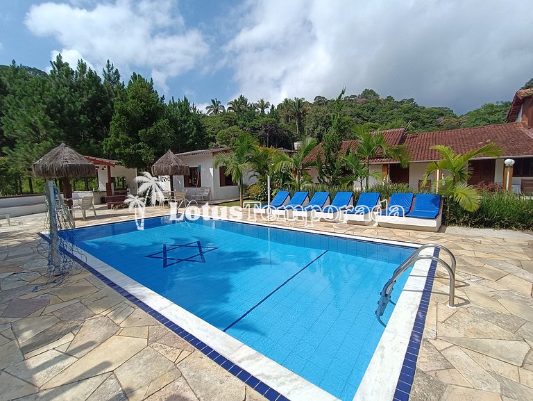 Sítio com 05 dormitórios, piscina aquecida e jogos LT0002