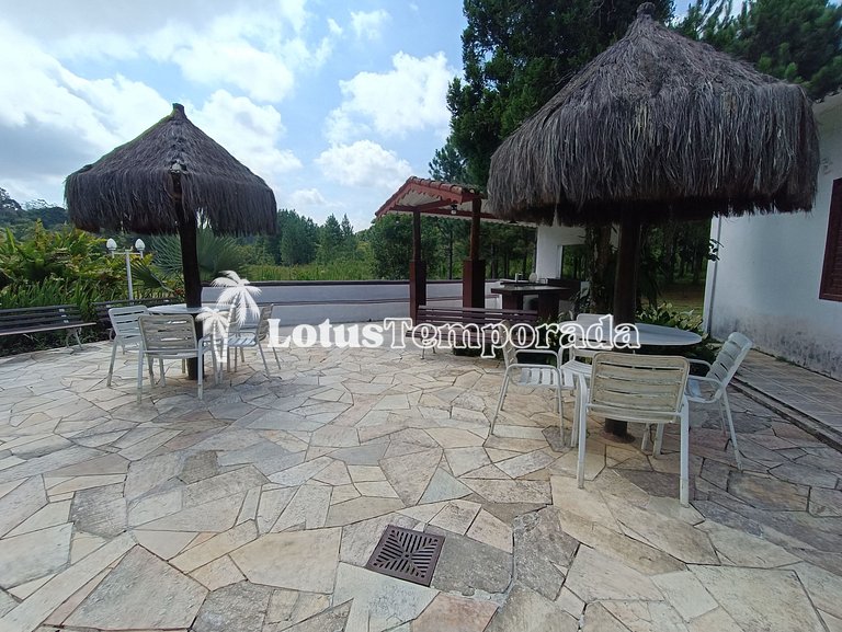 Sítio com 05 dormitórios, piscina aquecida e jogos LT0002