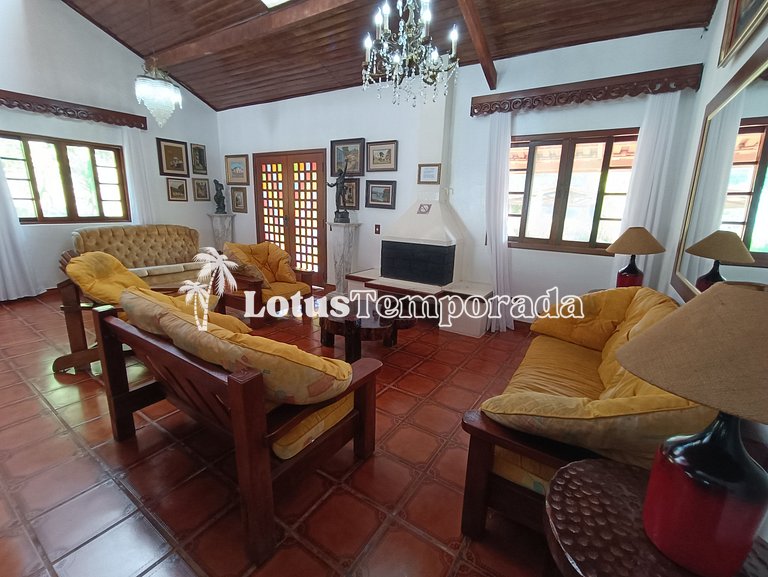 Sítio com 05 dormitórios, piscina aquecida e jogos LT0002