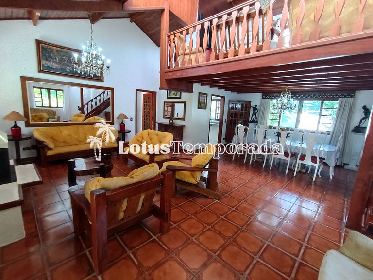 Sítio com 05 dormitórios, piscina aquecida e jogos LT0002