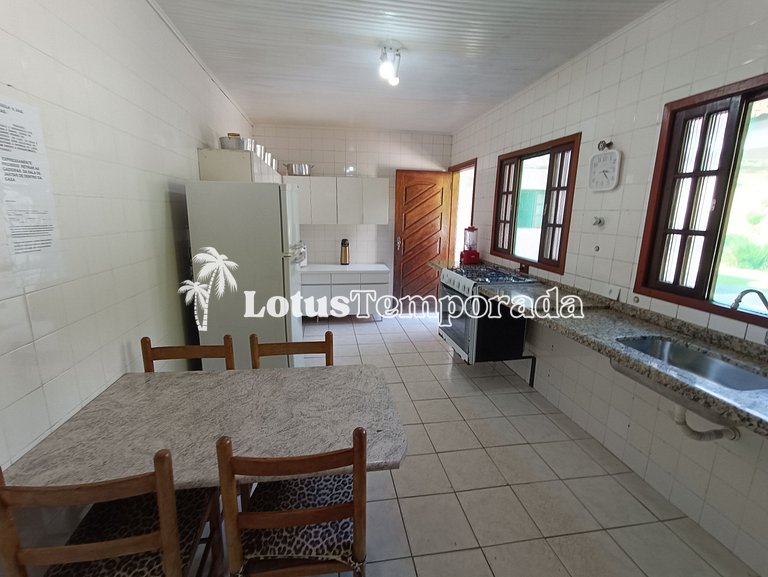 Sítio com 05 dormitórios, piscina aquecida e jogos LT0002