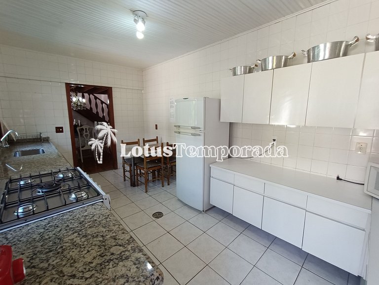 Sítio com 05 dormitórios, piscina aquecida e jogos LT0002