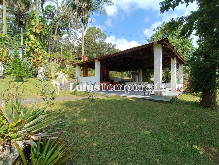 Sítio com 05 dormitórios, piscina aquecida e jogos LT0002