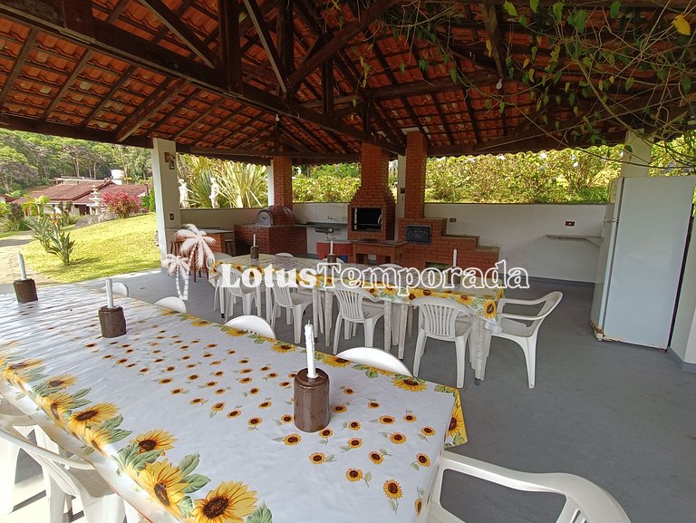 Sítio com 05 dormitórios, piscina aquecida e jogos LT0002