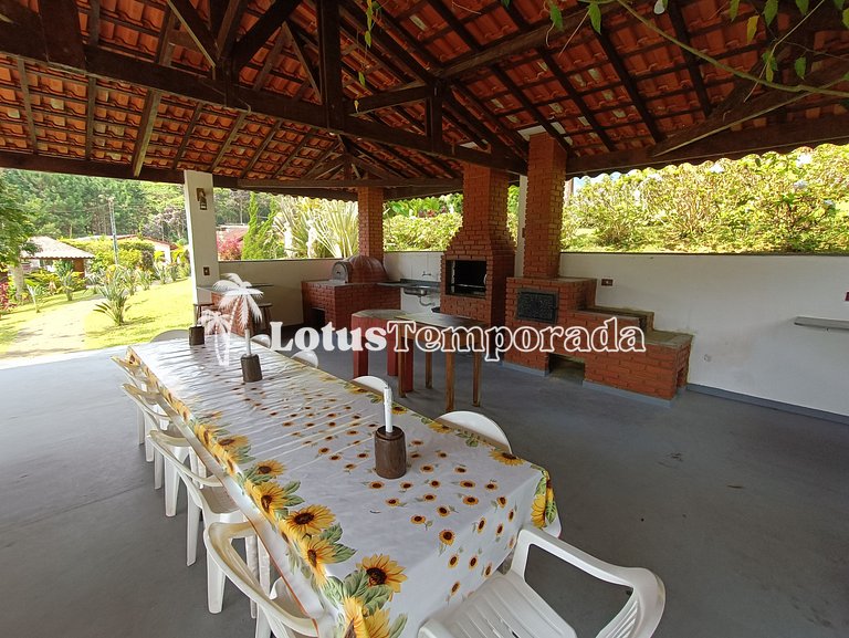 Sítio com 05 dormitórios, piscina aquecida e jogos LT0002