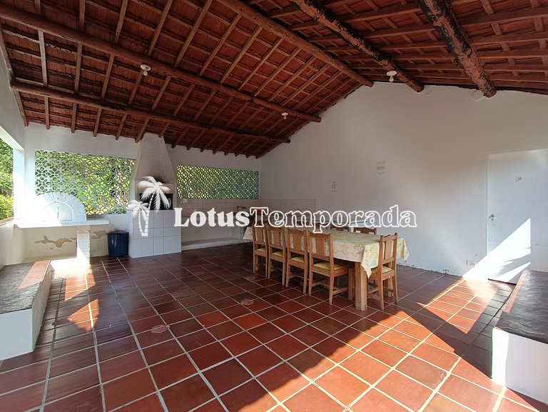 Sítio com 05 dormitórios, piscina aquecida e jogos LT0002