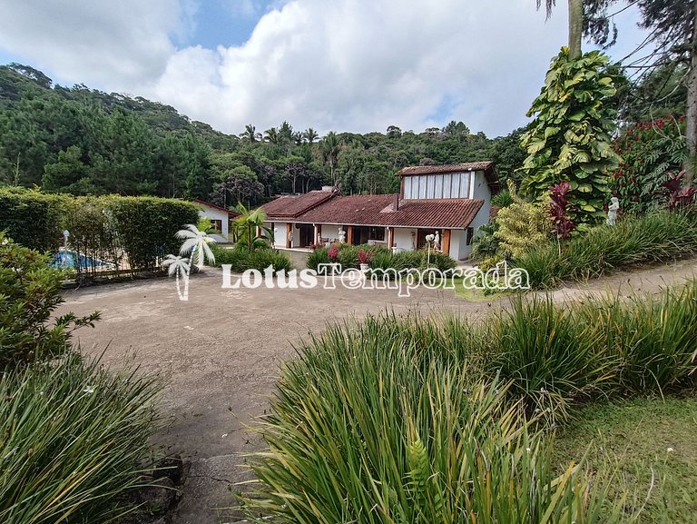 Sítio com 05 dormitórios, piscina aquecida e jogos LT0002