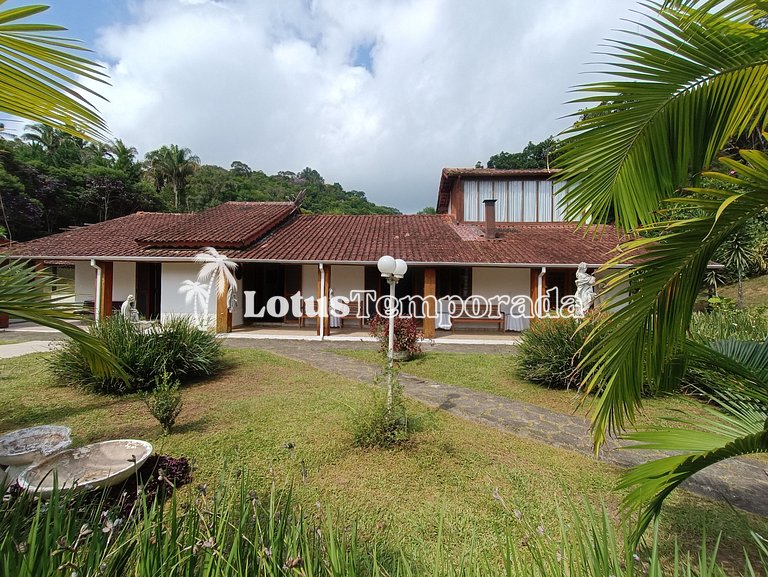 Sítio com 05 dormitórios, piscina aquecida e jogos LT0002