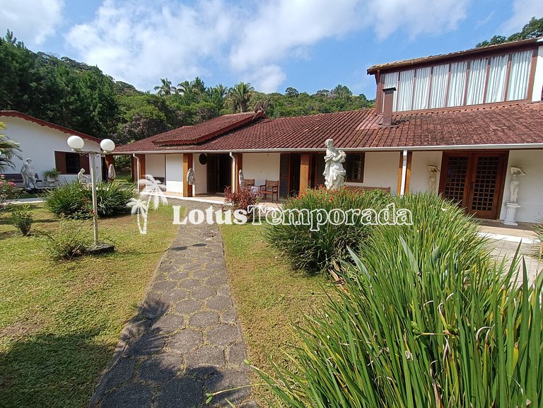 Sítio com 05 dormitórios, piscina aquecida e jogos LT0002