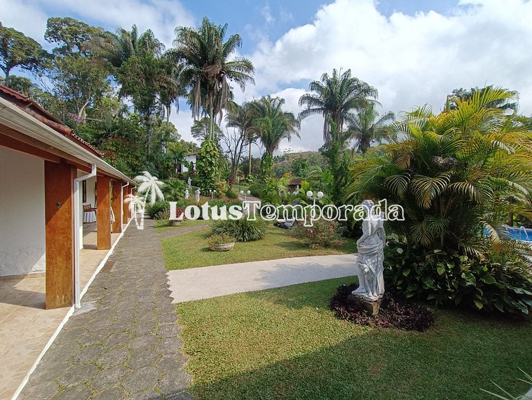 Sítio com 05 dormitórios, piscina aquecida e jogos LT0002