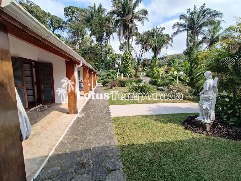 Sítio com 05 dormitórios, piscina aquecida e jogos LT0002