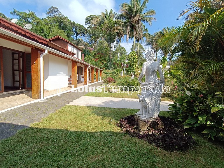 Sítio com 05 dormitórios, piscina aquecida e jogos LT0002