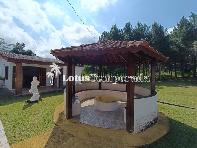 Sítio com 05 dormitórios, piscina aquecida e jogos LT0002