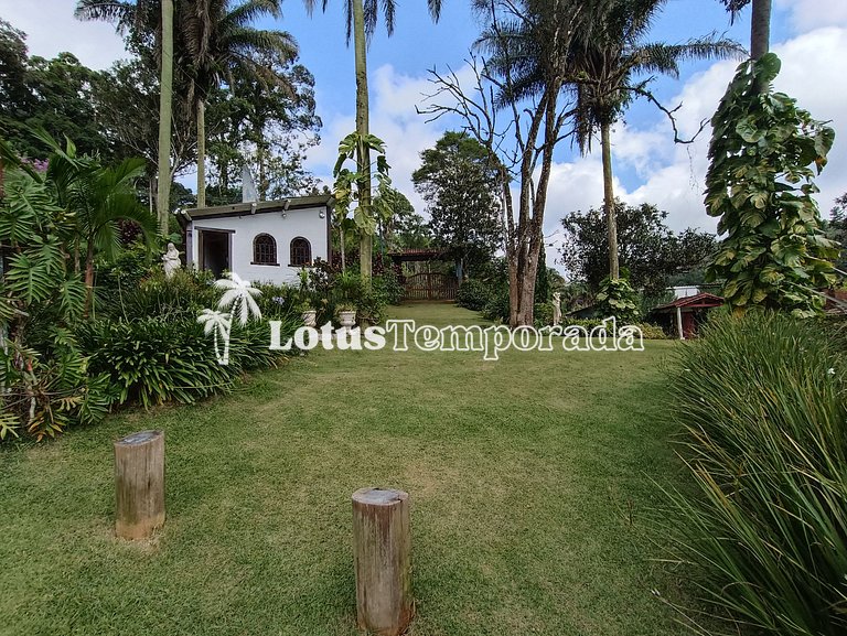 Sítio com 05 dormitórios, piscina aquecida e jogos LT0002