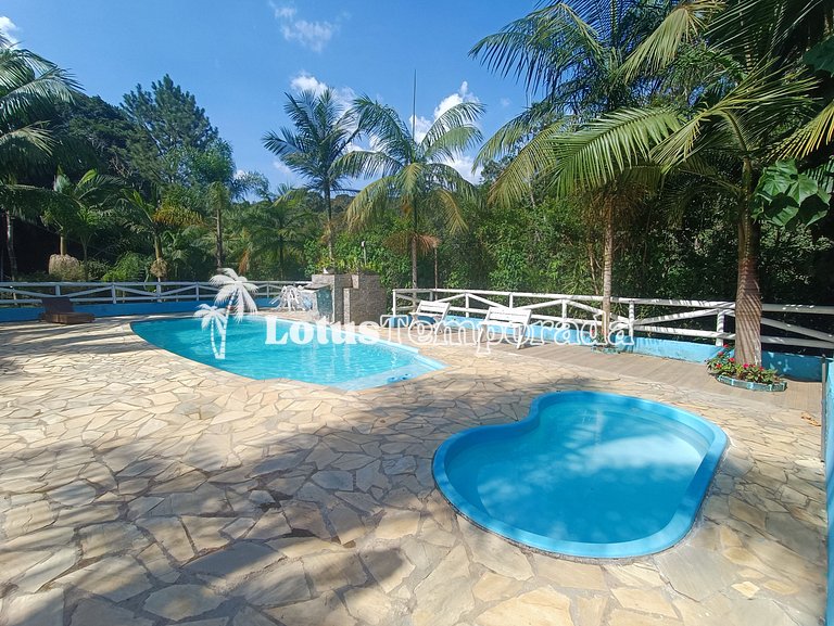 Sítio familiar com piscina e área de lazer LT0048