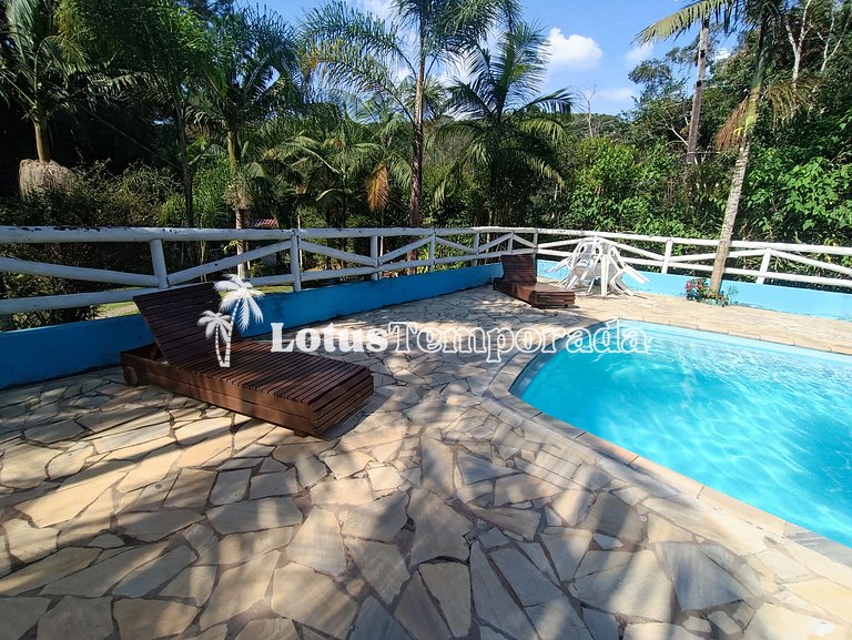 Sítio familiar com piscina e área de lazer LT0048
