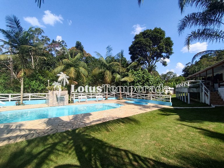Sítio familiar com piscina e área de lazer LT0048