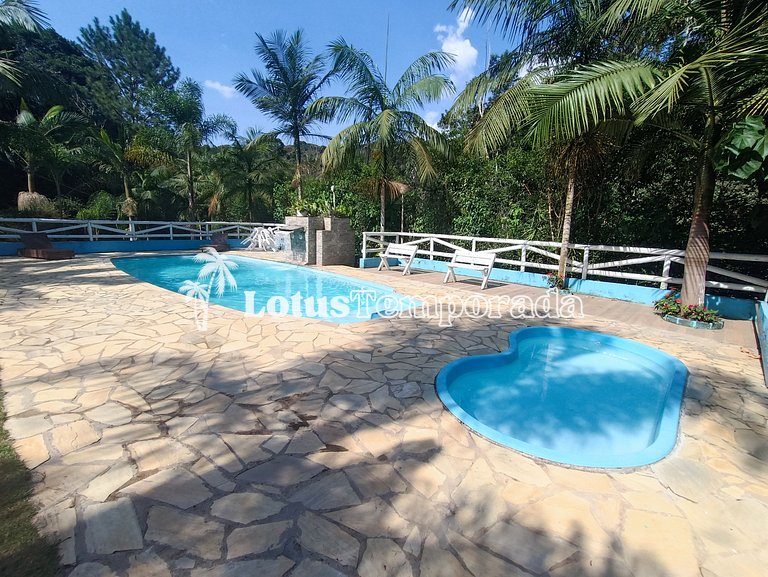 Sítio familiar com piscina e área de lazer LT0048