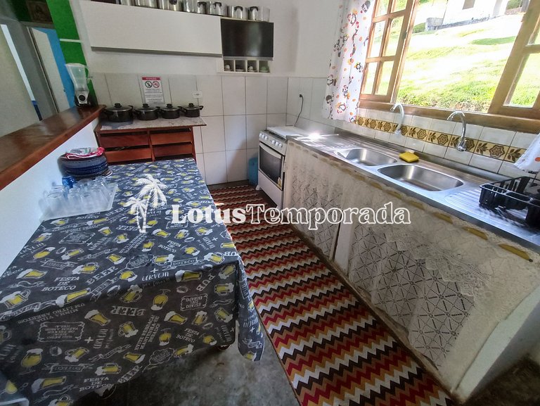 Sítio familiar com piscina e área de lazer LT0048