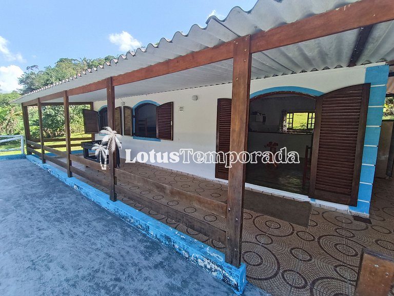 Sítio familiar com piscina e área de lazer LT0048