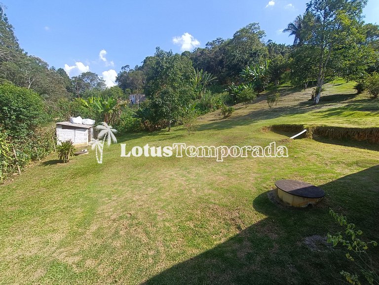 Sítio familiar com piscina e área de lazer LT0048