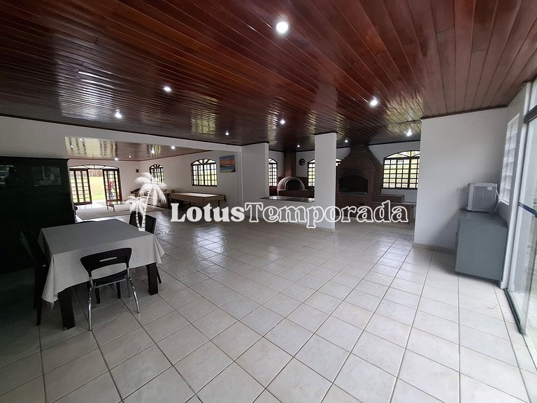 Sítio com quadra de Tênis a beira da Represa LT0054