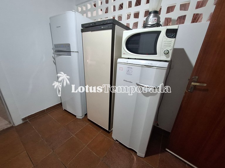 Sítio com quadra de Tênis a beira da Represa LT0054