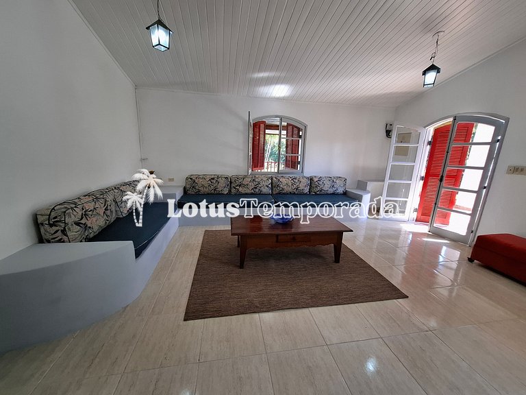 Sítio com quadra de Tênis a beira da Represa LT0054