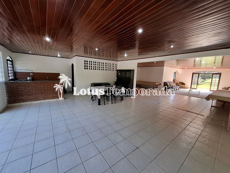 Sítio com quadra de Tênis a beira da Represa LT0054