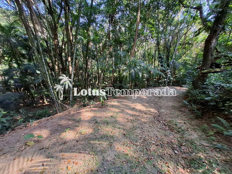 Sítio com quadra de Tênis a beira da Represa LT0054