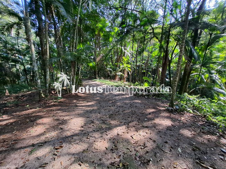 Sítio com quadra de Tênis a beira da Represa LT0054