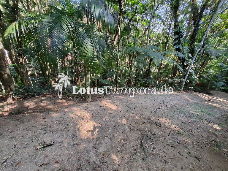 Sítio com quadra de Tênis a beira da Represa LT0054