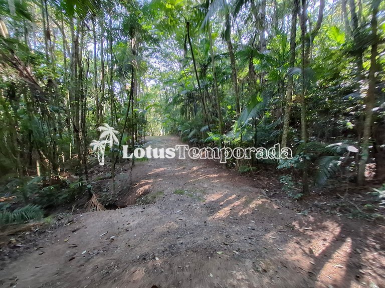 Sítio com quadra de Tênis a beira da Represa LT0054