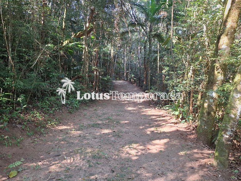 Sítio com quadra de Tênis a beira da Represa LT0054