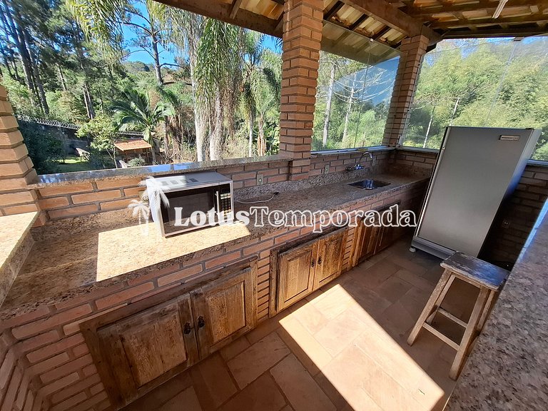 Chácara próxima à rota do vinho com lazer LT0059