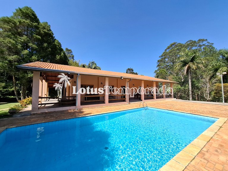 Sítio encantador com riacho e piscina LT0017