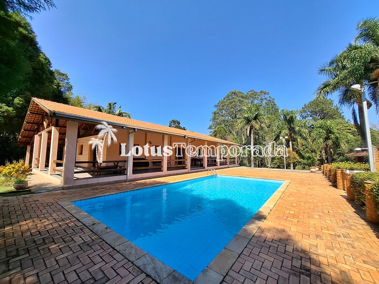 Sítio encantador com riacho e piscina LT0017