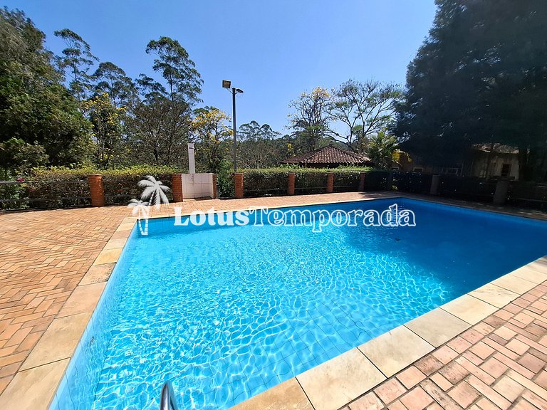 Sítio encantador com riacho e piscina LT0017