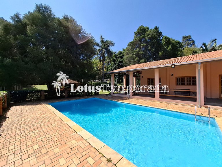 Sítio encantador com riacho e piscina LT0017