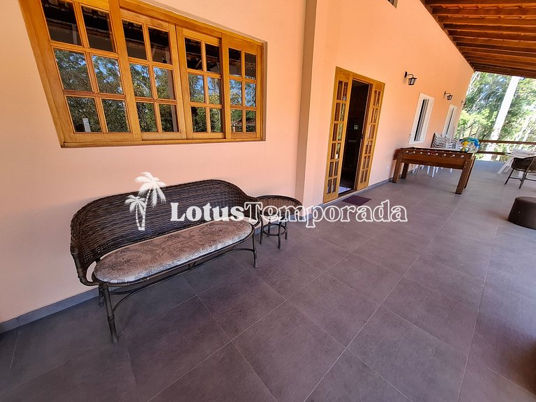 Sítio encantador com riacho e piscina LT0017