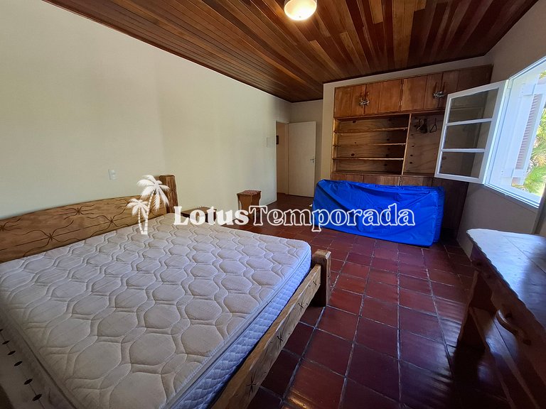 Sítio encantador com riacho e piscina LT0017
