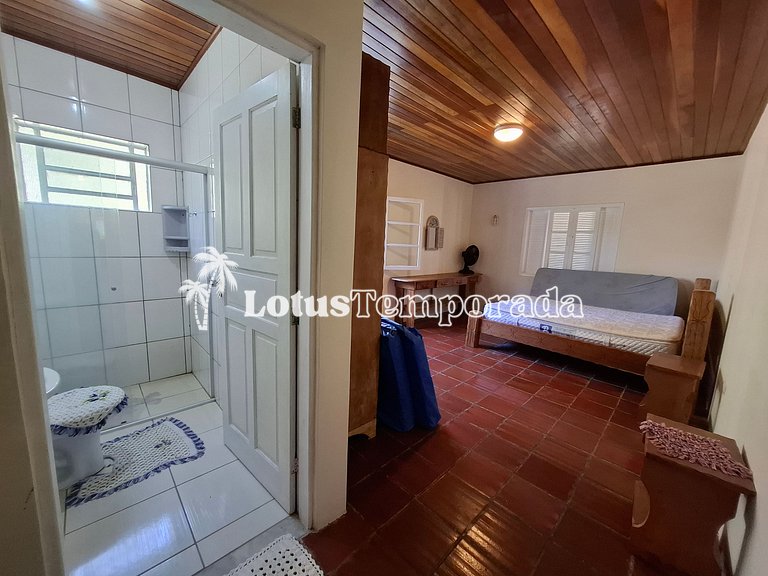 Sítio encantador com riacho e piscina LT0017