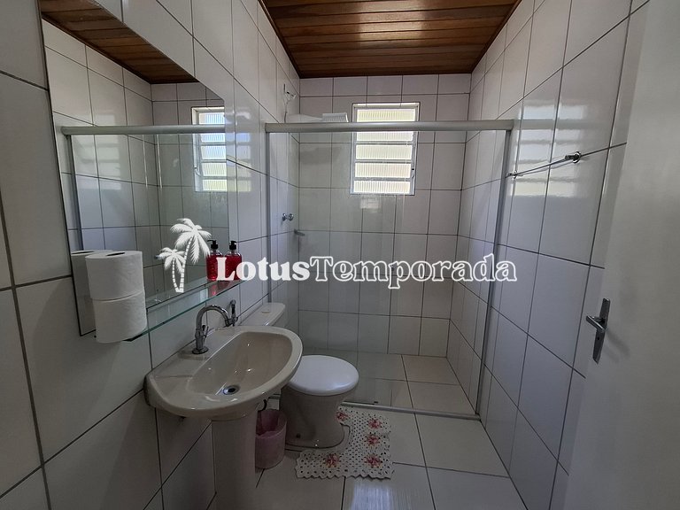 Sítio encantador com riacho e piscina LT0017