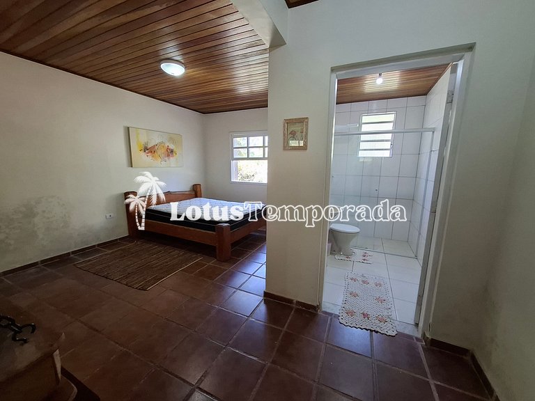 Sítio encantador com riacho e piscina LT0017