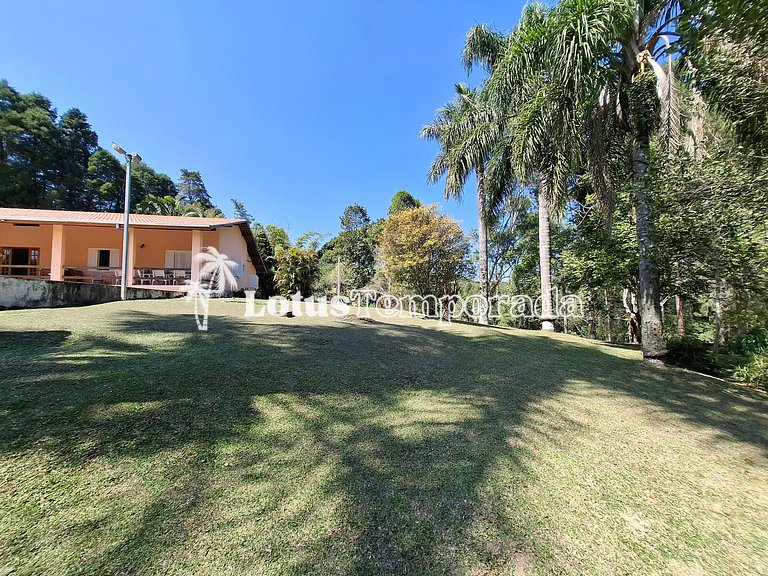 Sítio encantador com riacho e piscina LT0017