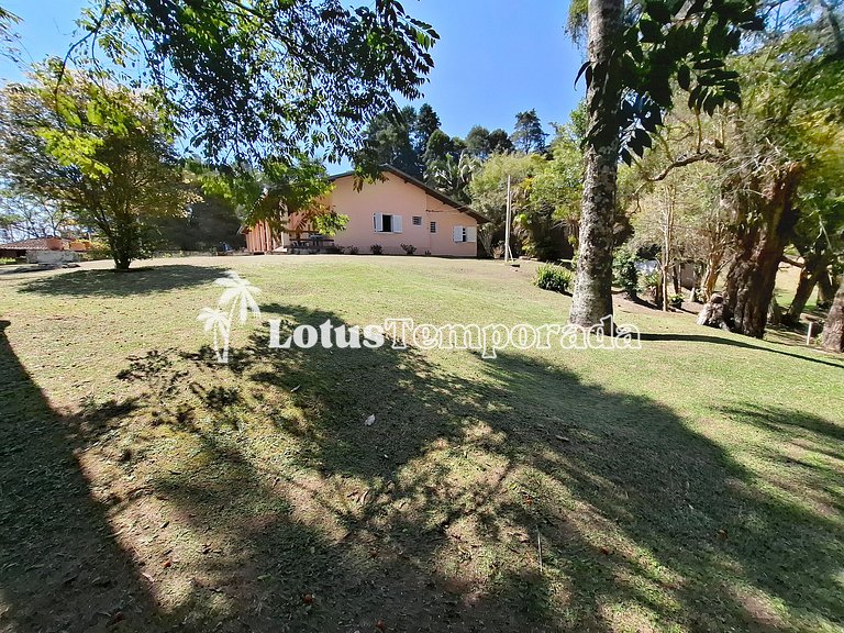 Sítio encantador com riacho e piscina LT0017