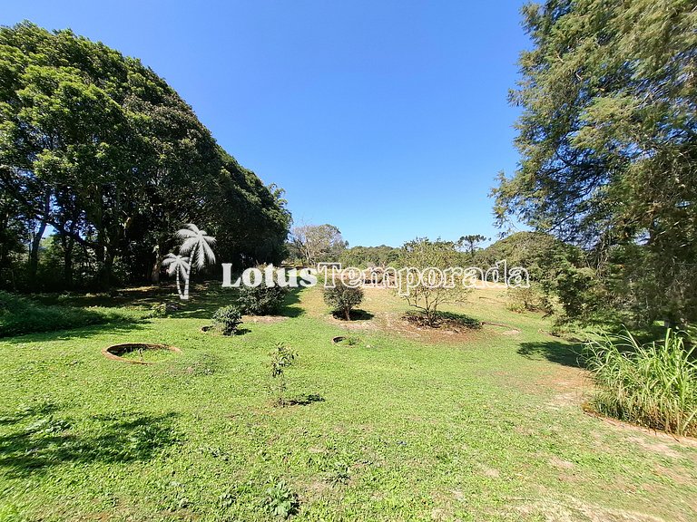 Sítio encantador com riacho e piscina LT0017