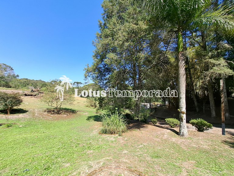Sítio encantador com riacho e piscina LT0017