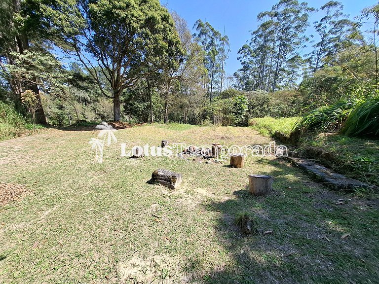Sítio encantador com riacho e piscina LT0017